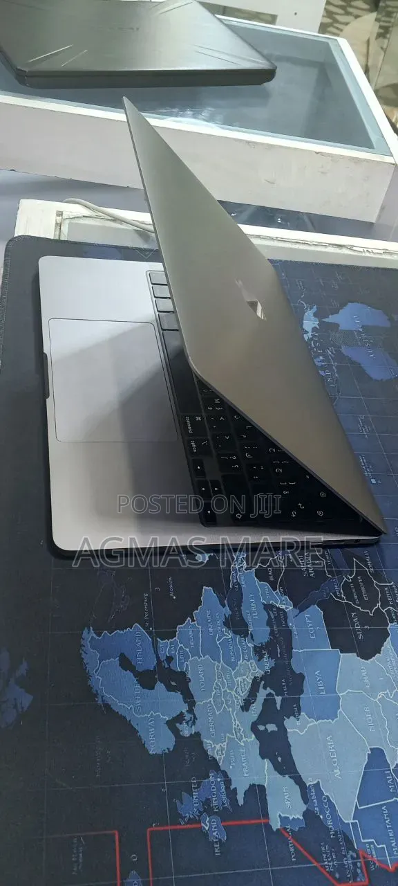 New Laptop Apple MacBook Pro 2020 16GB Intel Core i5 SSD 512GB