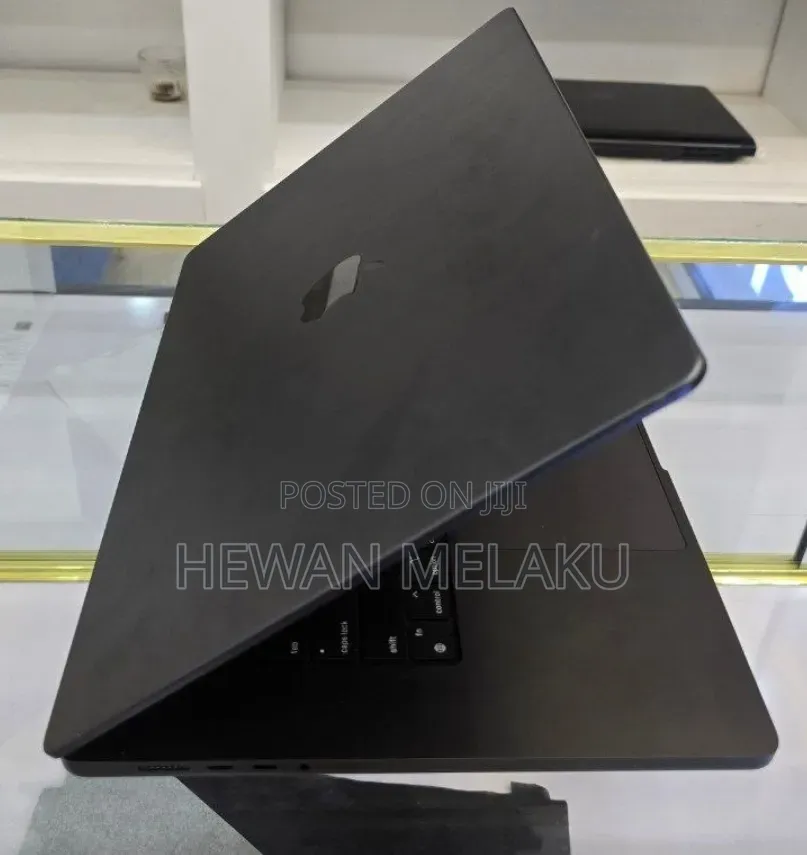 New Apple MacBook Pro 2023 M3 Pro 16-inch 36GB Apple M3 Pro SSD 512GB