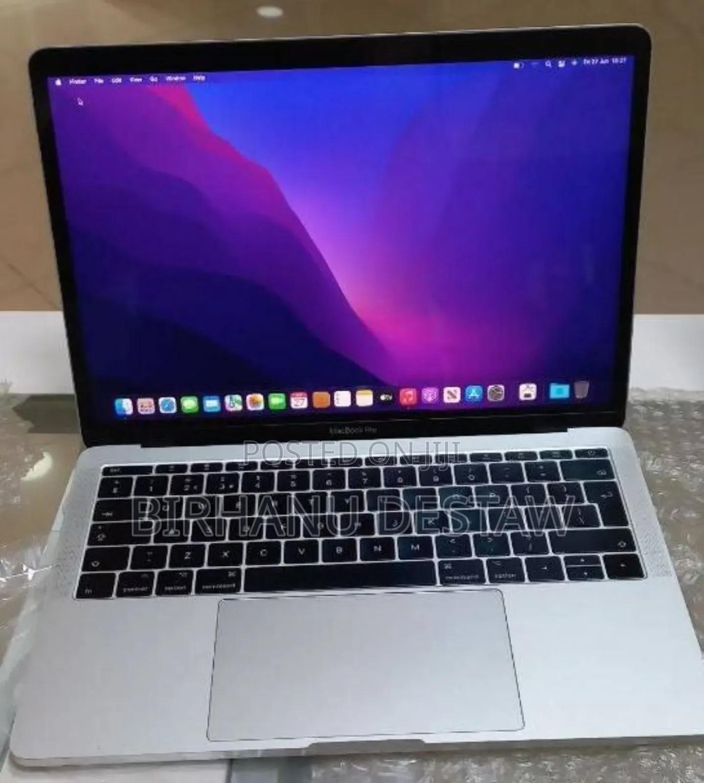 New Laptop Apple MacBook Pro 2017 8GB Intel Core i5 SSD 256GB