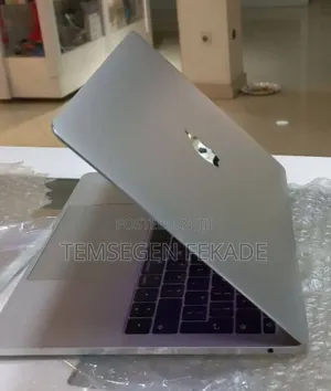 New Laptop Apple MacBook Pro 8GB Intel Core i5 SSD 256GB