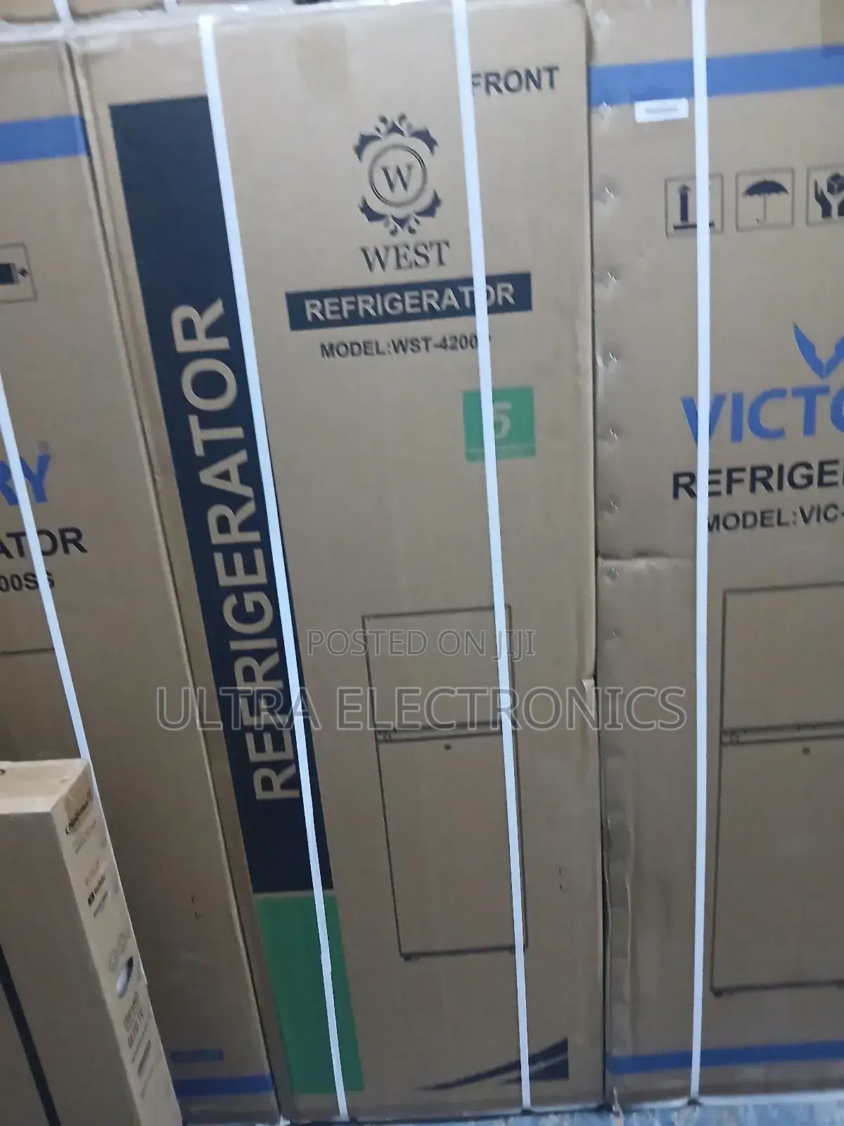 West 4200f Bottom Freezer Refrigerator, Lit Features a 420-Liter