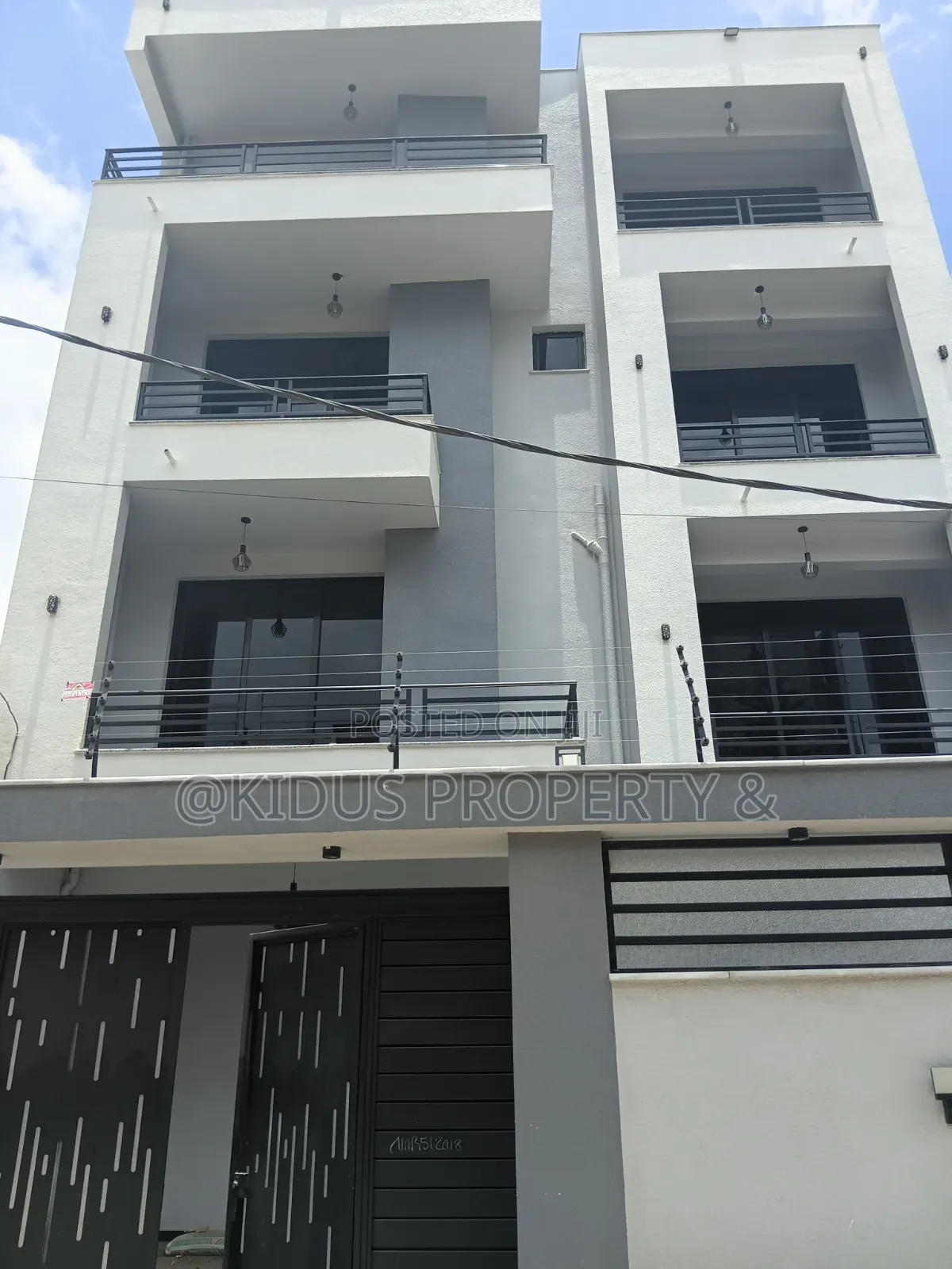 8bdrm Townhouse / Terrace in Mekaele Near To, Nifas Silk-Lafto for rent