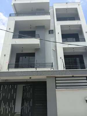 8bdrm Townhouse / Terrace in Mekaele Near To, Nifas Silk-Lafto for rent