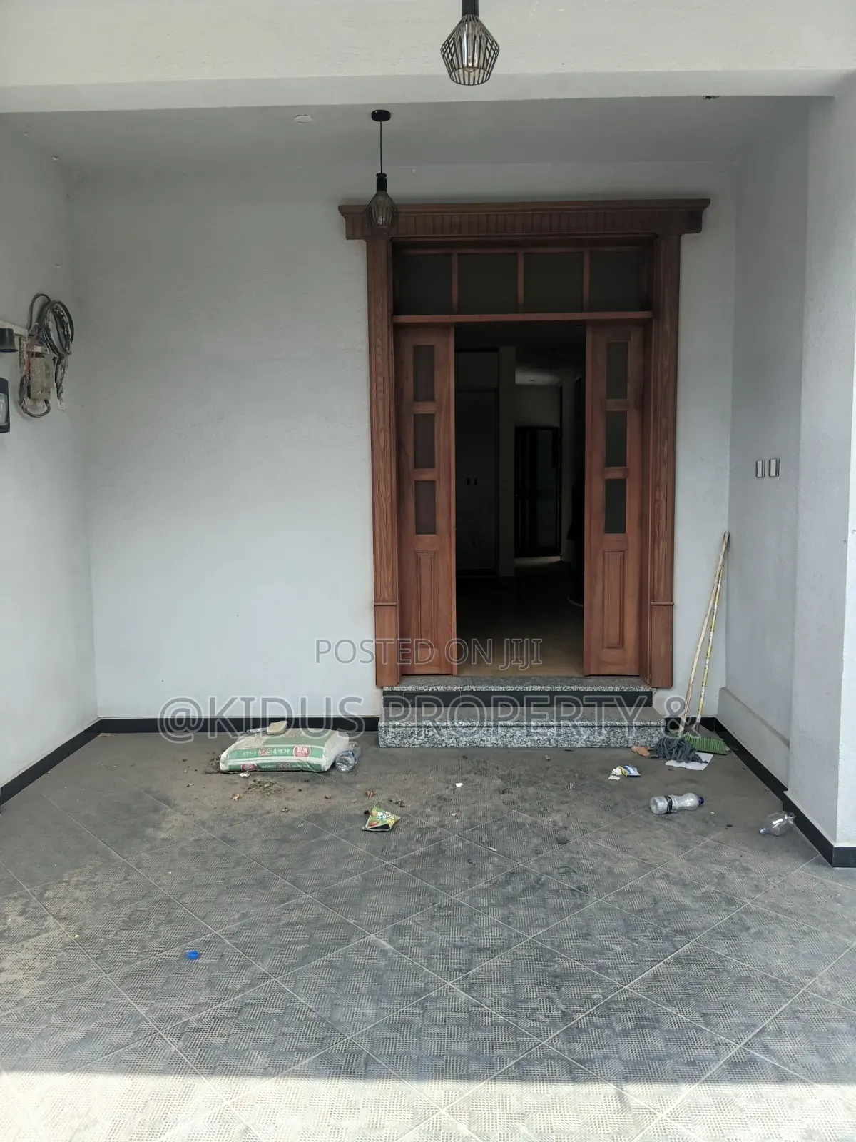 8bdrm Townhouse / Terrace in Mekaele Near To, Nifas Silk-Lafto for rent