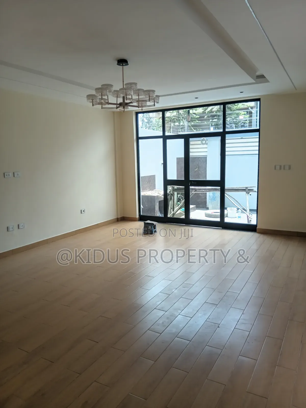 8bdrm Townhouse / Terrace in Mekaele Near To, Nifas Silk-Lafto for rent