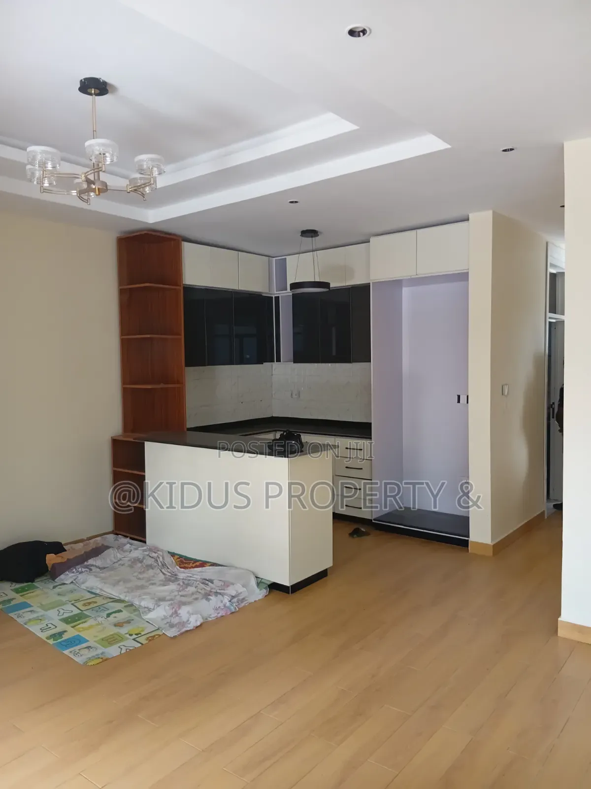 8bdrm Townhouse / Terrace in Mekaele Near To, Nifas Silk-Lafto for rent