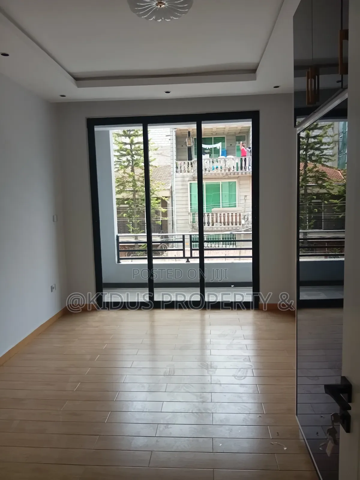 8bdrm Townhouse / Terrace in Mekaele Near To, Nifas Silk-Lafto for rent