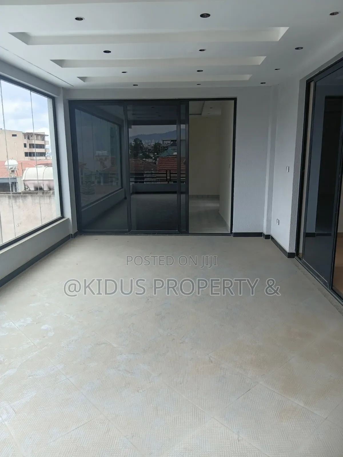 8bdrm Townhouse / Terrace in Mekaele Near To, Nifas Silk-Lafto for rent
