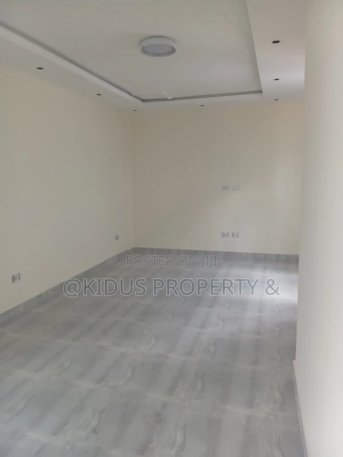 8bdrm Townhouse / Terrace in Mekaele Near To, Nifas Silk-Lafto for rent