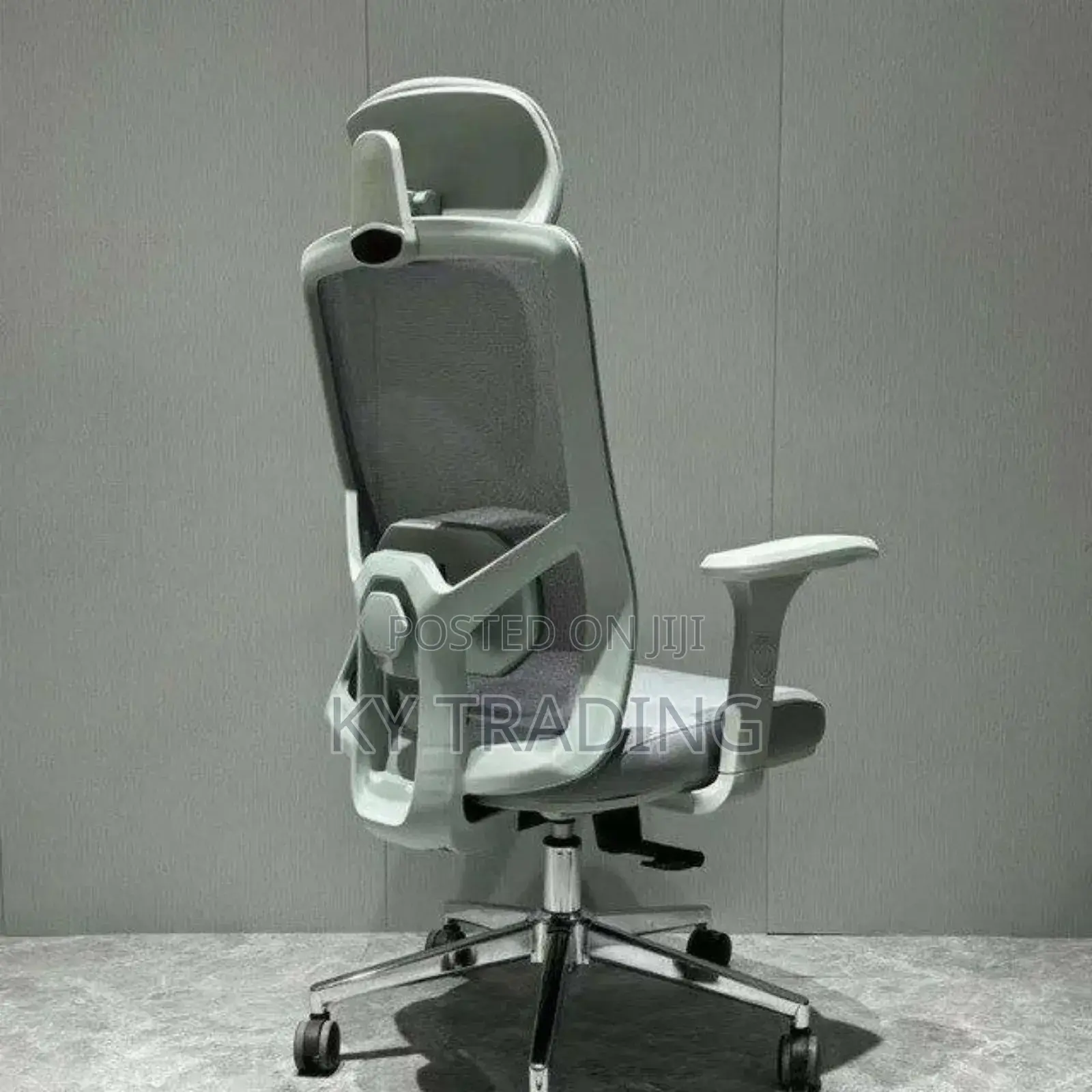 Luxury Managerial Office Chair (Too Strong)