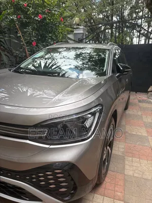 Volkswagen ID.6 2024 Gray
