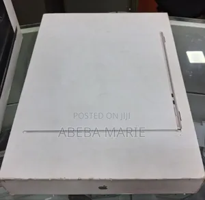 New Laptop Apple MacBook Air 2024 M3 15-inch 24GB Apple M3 SSD 512GB
