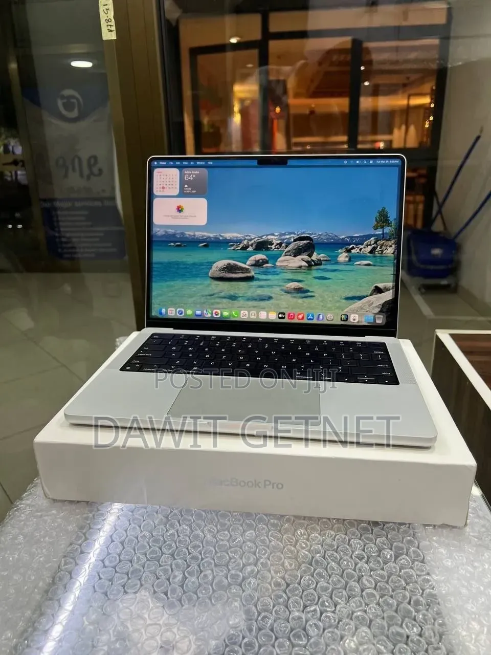 New Laptop Apple MacBook Air 2024 M3 13-inch 24GB Apple M3 SSD 512GB
