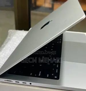 New Laptop Apple MacBook Air 2024 M3 15-inch 24GB Apple M3 SSD 512GB