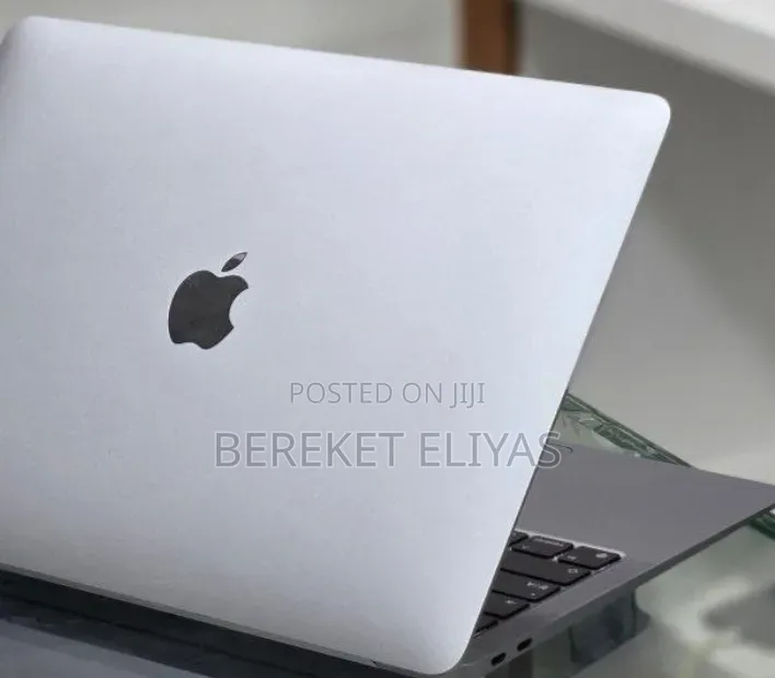 New Laptop Apple MacBook Air 2020 M1 8GB Apple M1 SSD 256GB