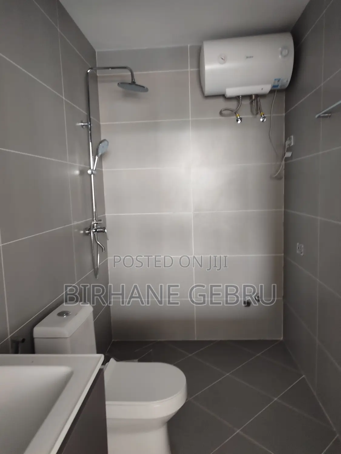 4bdrm Apartment in Luxury Apartiment, Bole for rent