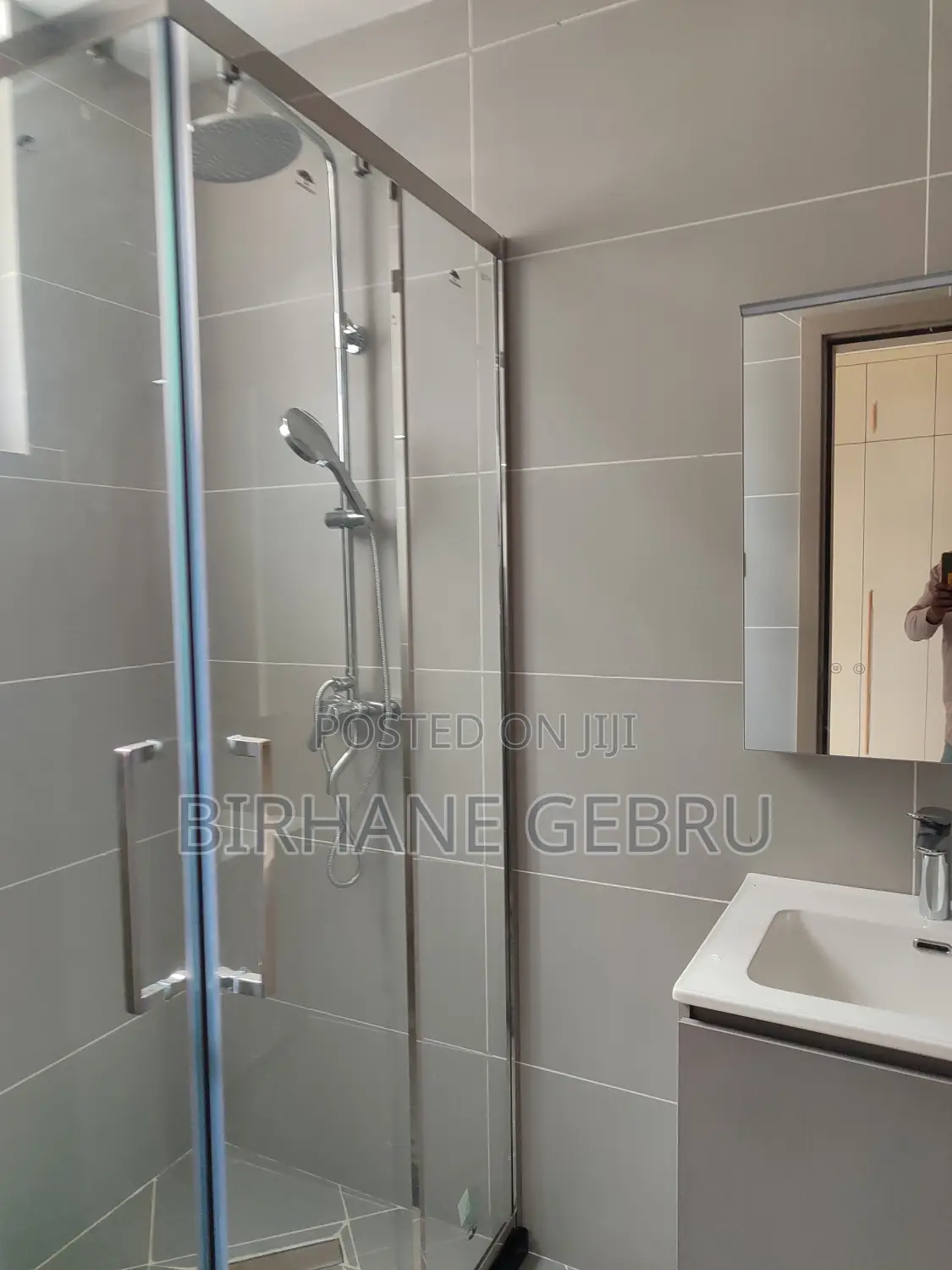 4bdrm Apartment in Luxury Apartiment, Bole for rent