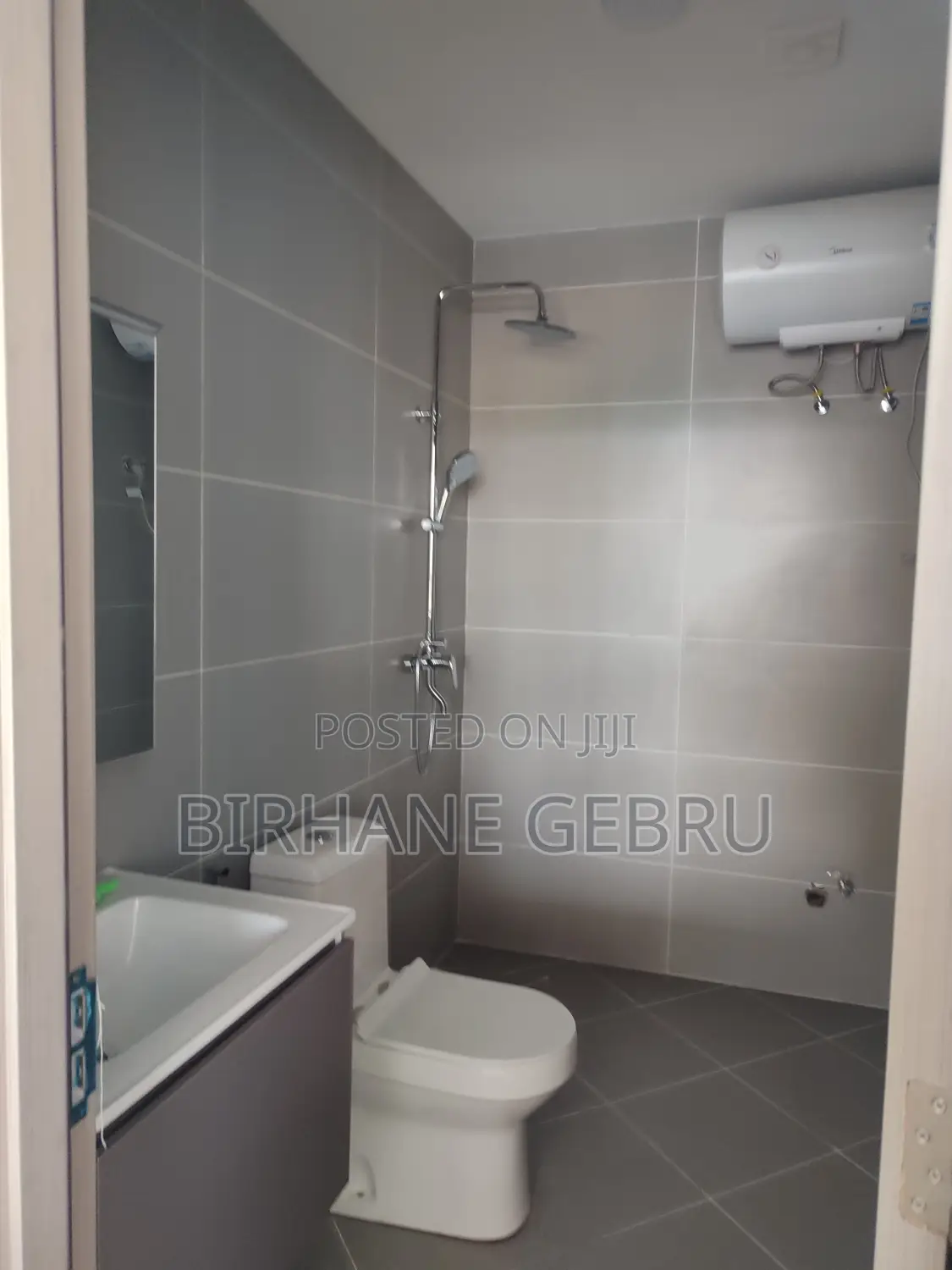4bdrm Apartment in Luxury Apartiment, Bole for rent