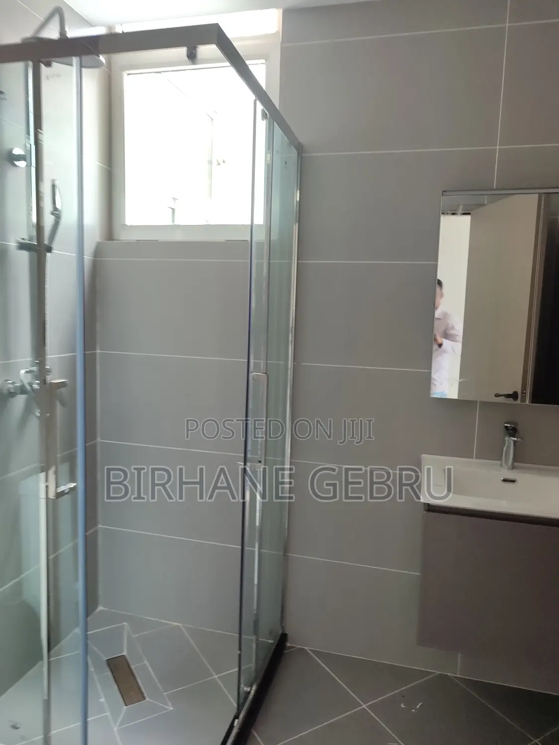 4bdrm Apartment in Luxury Apartiment, Bole for rent