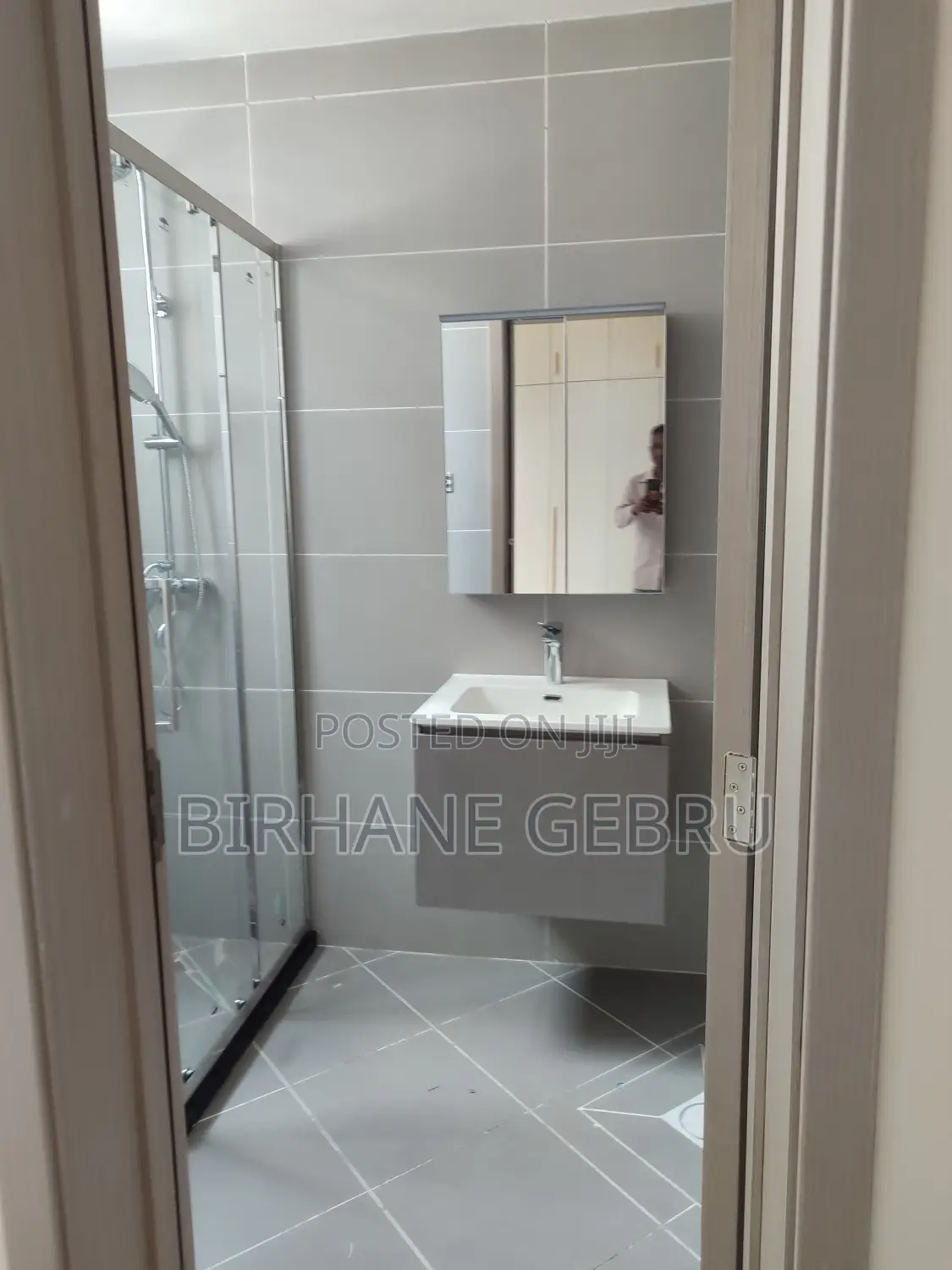 4bdrm Apartment in Luxury Apartiment, Bole for rent