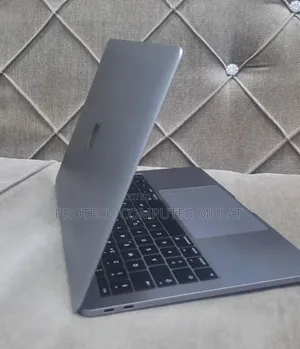 New Laptop Apple MacBook Pro 2017 16GB Intel Core i5 SSD 512GB