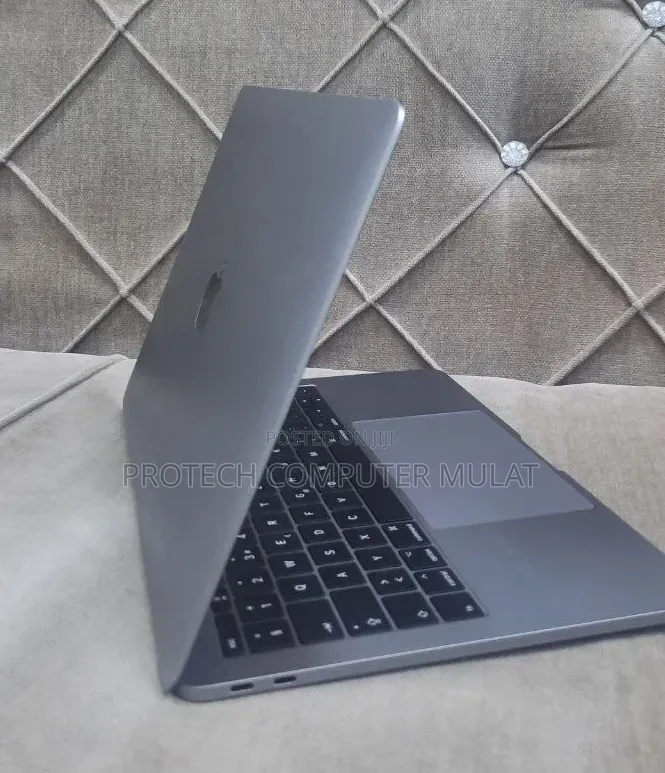 New Laptop Apple MacBook Pro 2017 16GB Intel Core i5 SSD 512GB