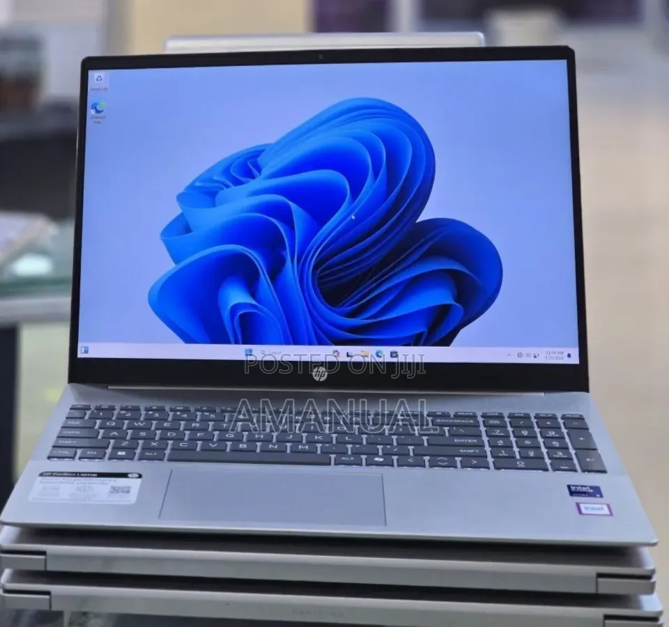 New Laptop HP Pavilion 15z 8GB Intel Core Ultra 5 SSD 512GB