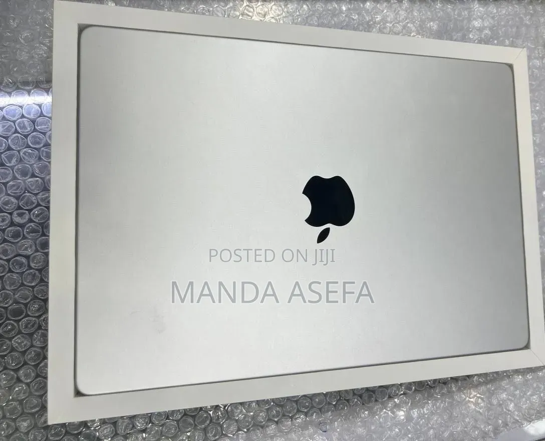 New Laptop Apple MacBook Air 2024 M3 15-inch 24GB Apple M3 SSD 512GB