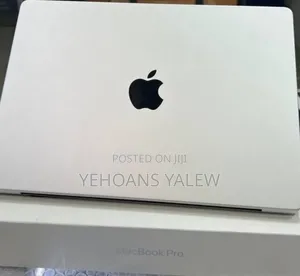 New Laptop Apple MacBook Air 2024 M3 15-inch 24GB Apple M3 SSD 512GB