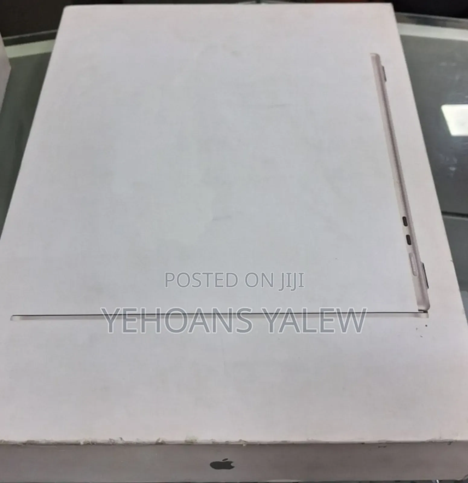 New Laptop Apple MacBook Air 2024 M3 15-inch 24GB Apple M3 SSD 512GB