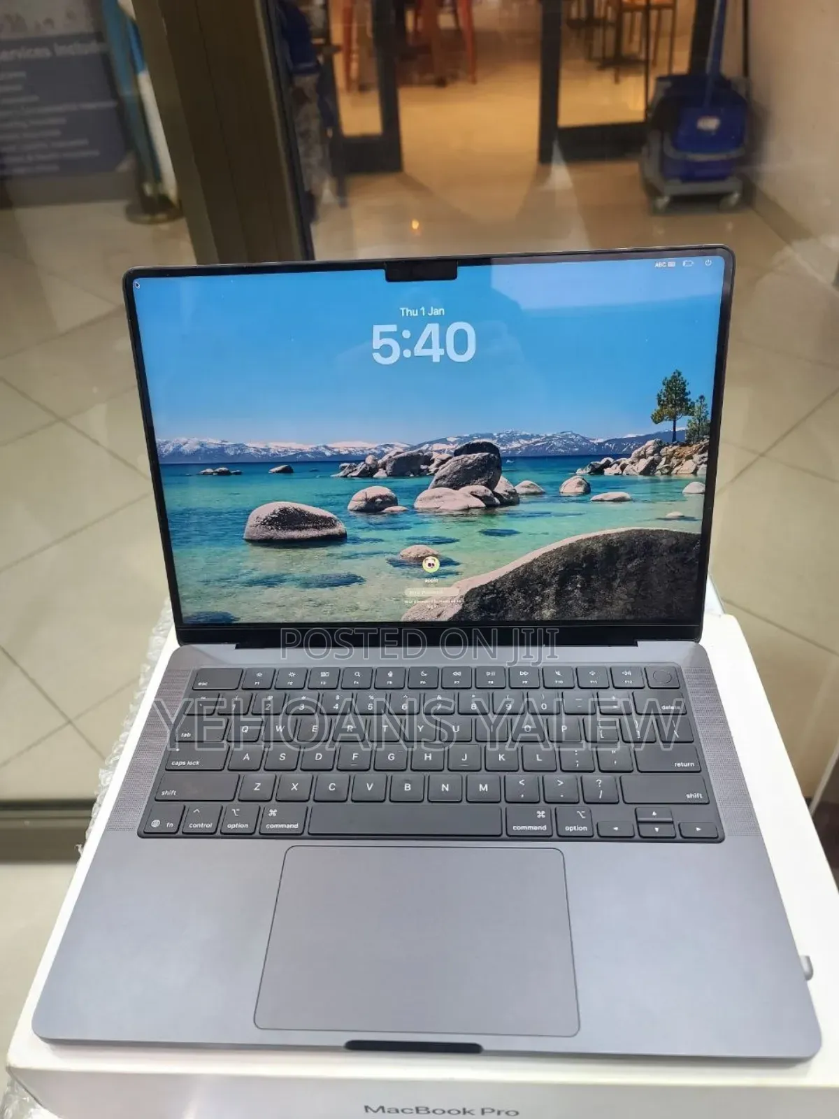 New Laptop Apple MacBook Air 2024 M3 15-inch 24GB Apple M3 SSD 512GB