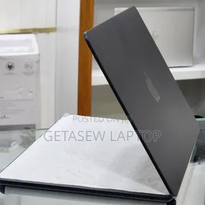 New Laptop Apple MacBook Air 2024 M3 15-inch 16GB Apple M4 SSD 256GB