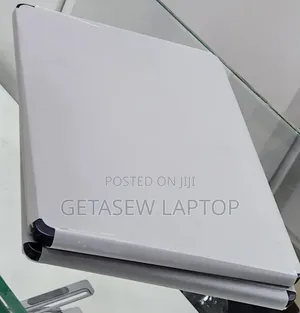 New Laptop Apple MacBook Air 2024 M3 15-inch 16GB Apple M4 SSD 256GB