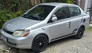 Toyota Platz 2001 Silver
