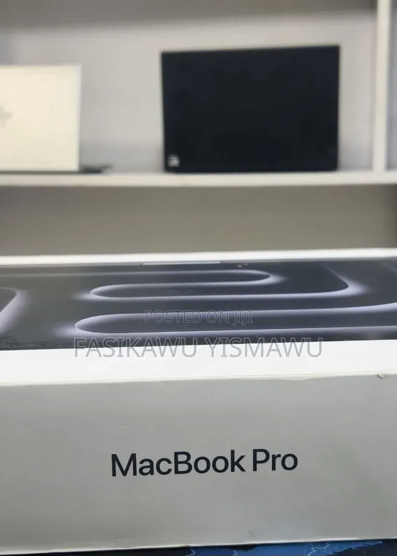 New Laptop Apple MacBook Pro 2024 M4 Max 64GB Apple M4 Max SSD 2T