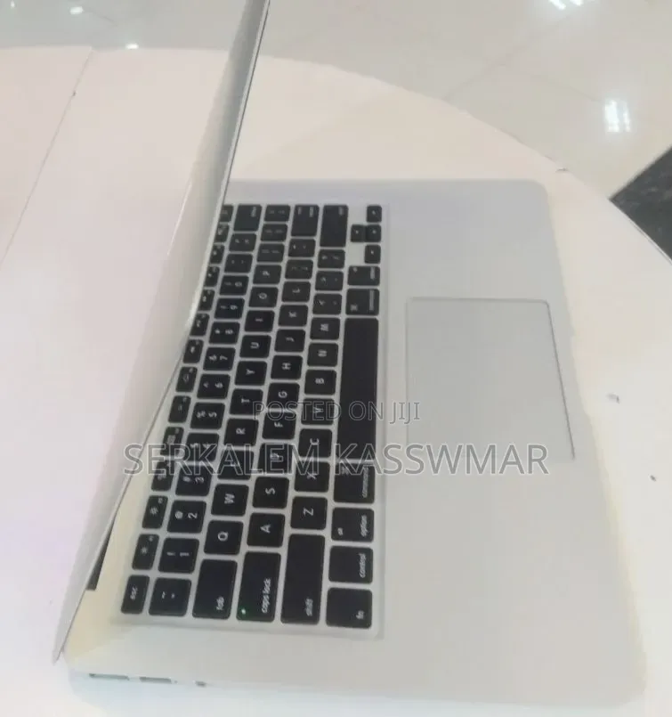 New Laptop Apple MacBook Air 2015 4GB Intel Core i5 SSD 256GB