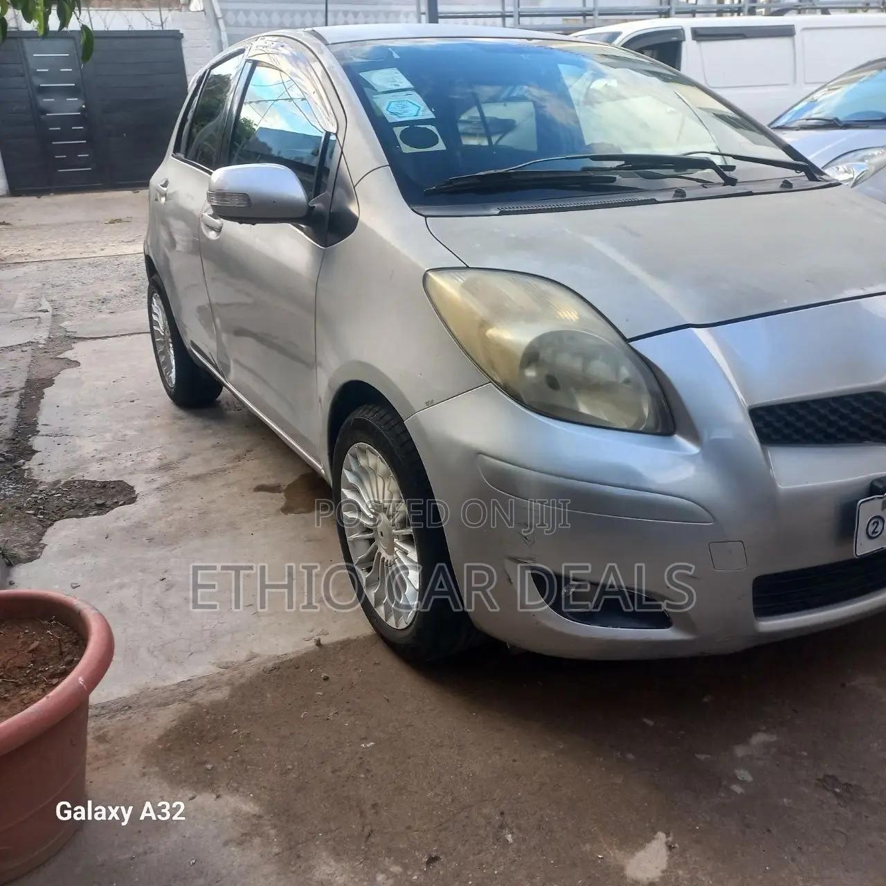 Toyota Yaris 2010 Silver