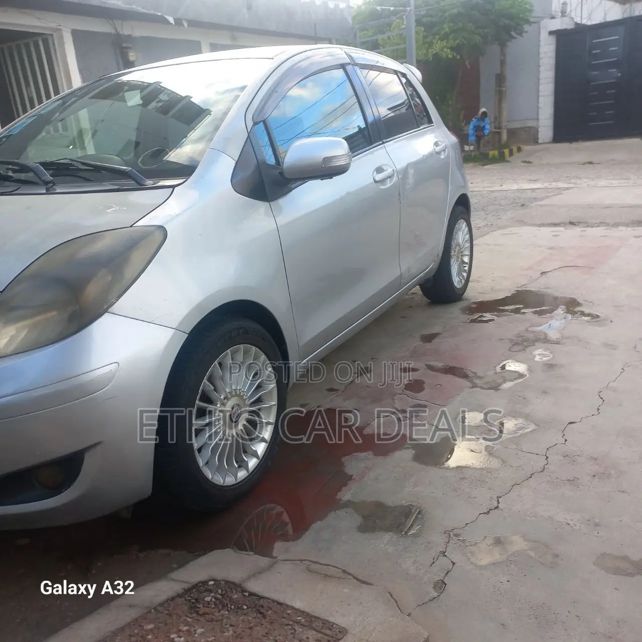 Toyota Yaris 2010 Silver