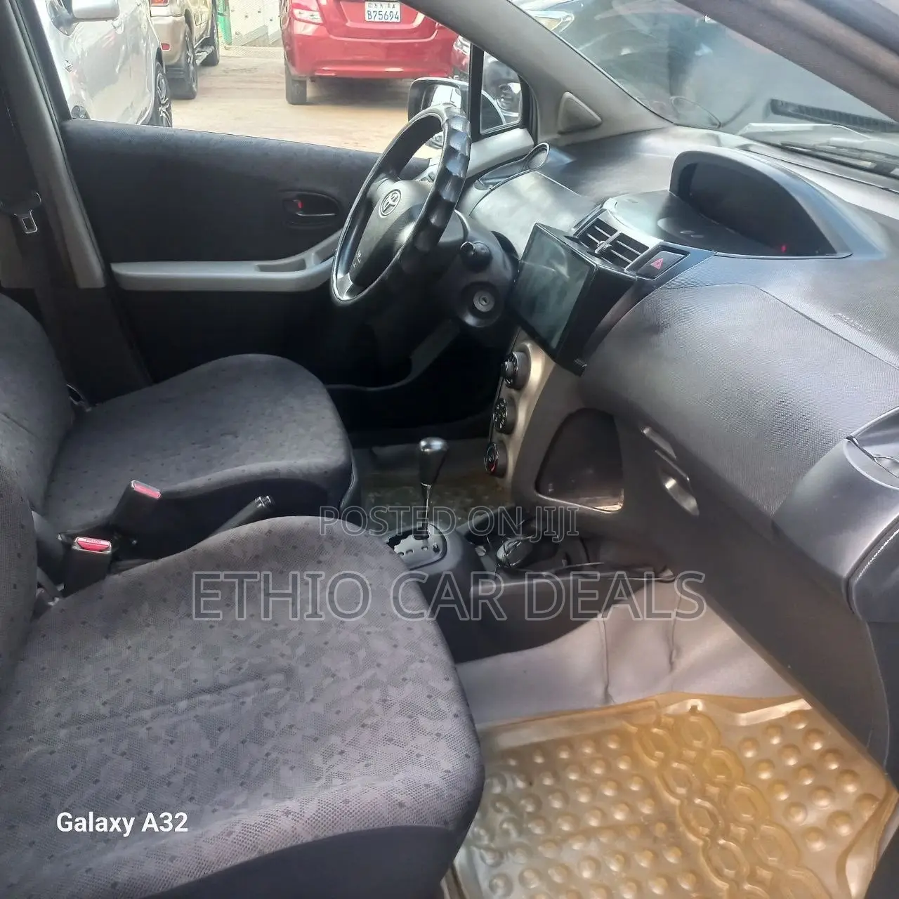 Toyota Yaris 2010 Silver