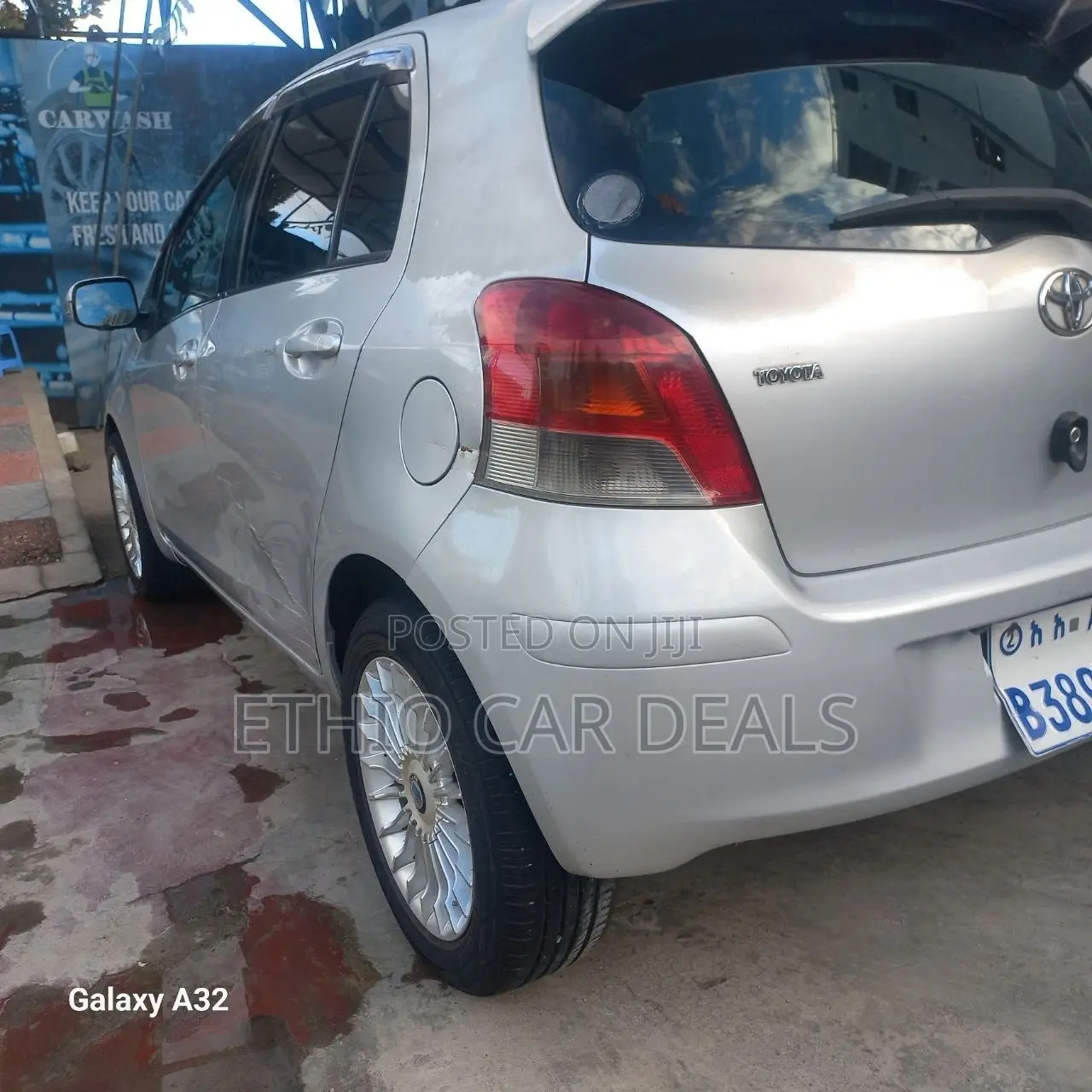 Toyota Yaris 2010 Silver