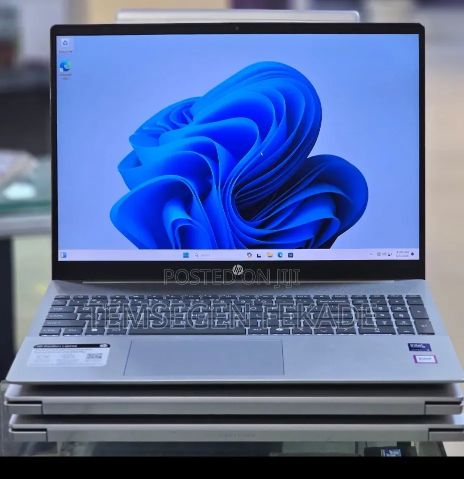 New Laptop HP Pavilion 15 8GB Intel Core Ultra 5 SSD 512GB