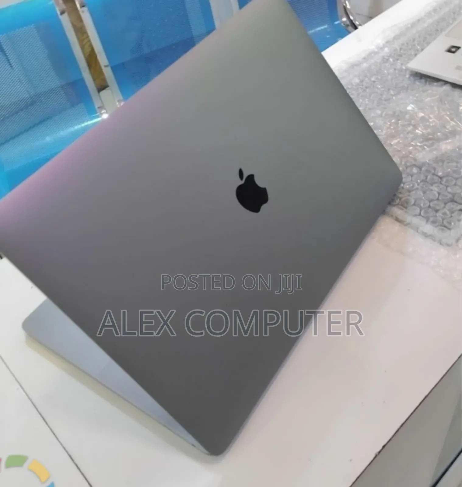 New Laptop Apple MacBook Pro M1 16GB Intel Core i7 SSD 512GB