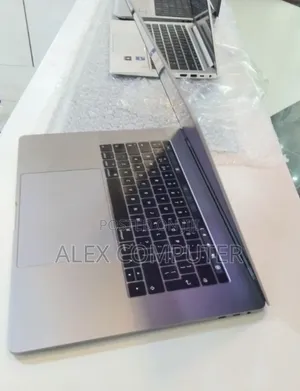 New Laptop Apple MacBook Pro M1 16GB Intel Core i7 SSD 512GB