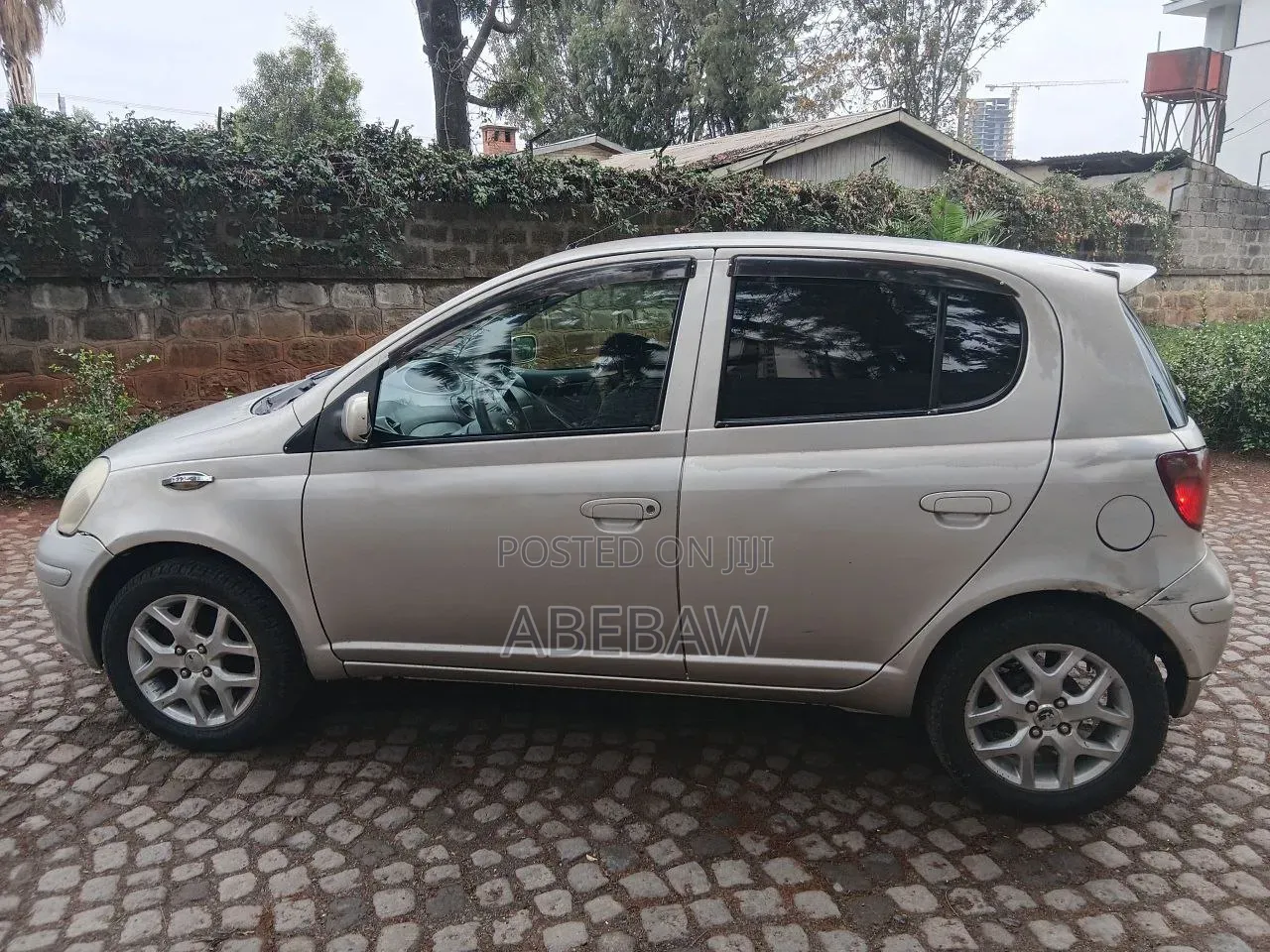 Toyota Vitz 2002 Silver