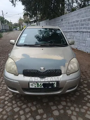 Toyota Vitz 2002 Silver