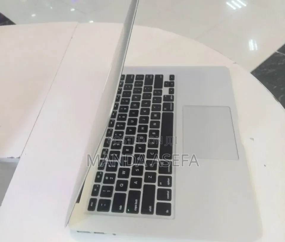 New Laptop Apple MacBook Air 2015 4GB Intel Core i5 SSD 256GB