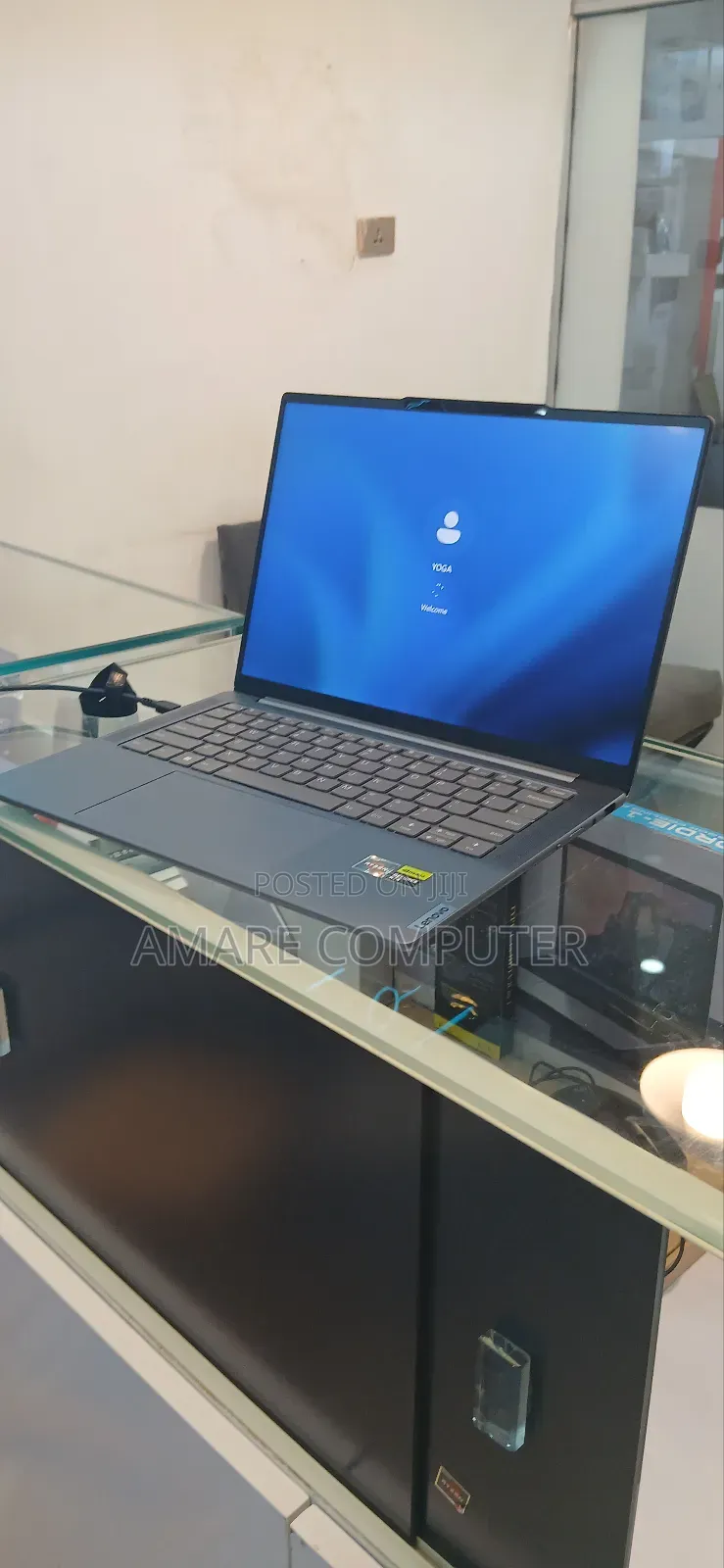 New Laptop Lenovo Yoga 710 16GB AMD Ryzen 7 SSD 512GB