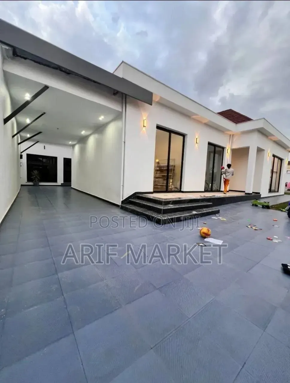 7bdrm Villa in Bole for sale
