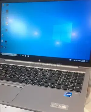 New Laptop HP ZBook Firefly G8 16GB Intel Core i7 SSD 512GB