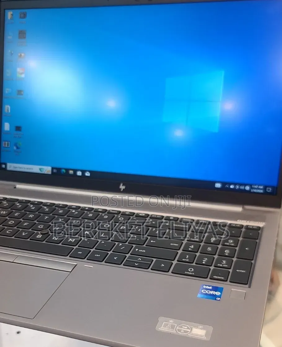 New Laptop HP ZBook Firefly G8 16GB Intel Core i7 SSD 512GB